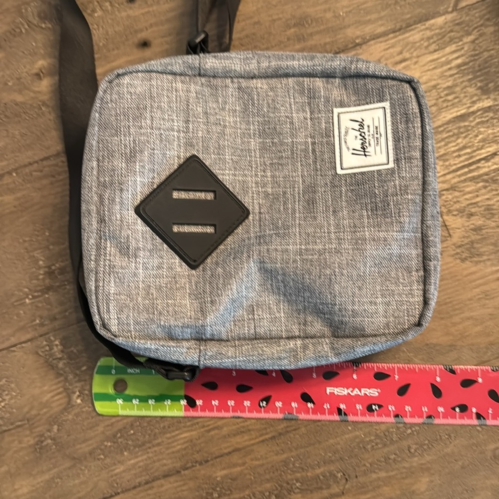 Herschel Crossbody Bag Crosshatch Grey Heather - Picture 8 of 9